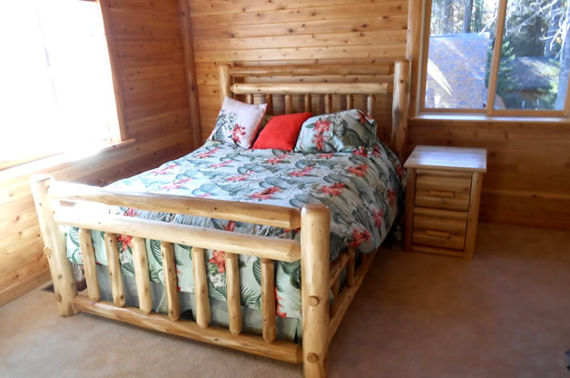 custom cedar log bed - image